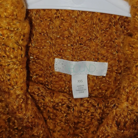 Abound Turtleneck - Picture 7 of 14